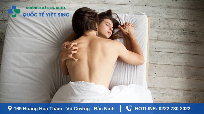 Quan hệ lâu ra có phải yếu sinh lý không?