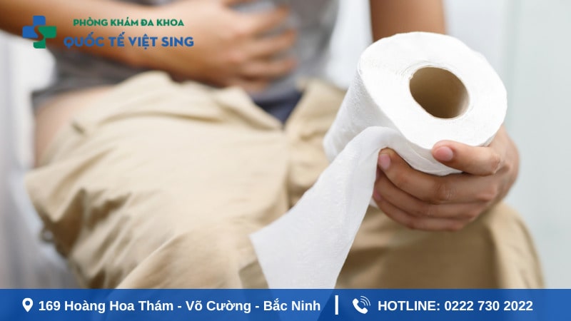 Bị đại tiện ra máu ngứa hậu môn có nguy hiểm không?