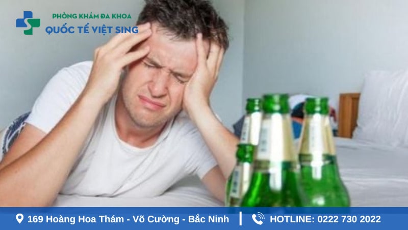 Đi ngoài ra máu do uống rượu bia khi nào cần đi khám?
