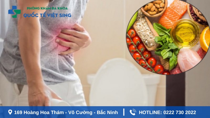 Tại sao chế độ ăn uống qua khi đi đại tiện ra máu?