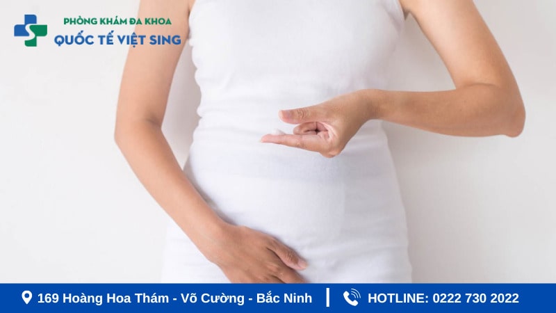 Lý do mẹ bầu bị ra khí hư màu trắng đục